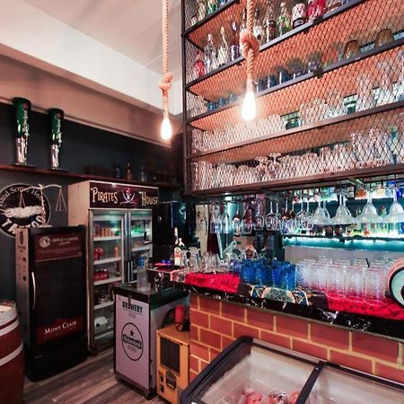Oyo 1103 Pirates House Hotel جزيرة في في المظهر الخارجي الصورة